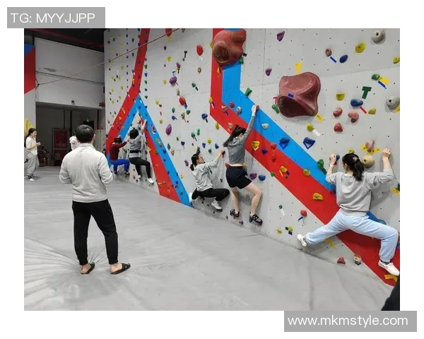 科学攀岩力量训练方法解析助你提升攀爬技巧与体能表现